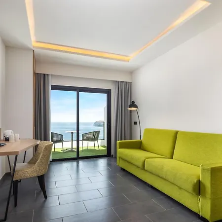 Hotel Occidental Roca Negra 4*